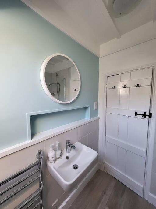 Host & Stay - Clara Cottage Bretforton Екстериор снимка