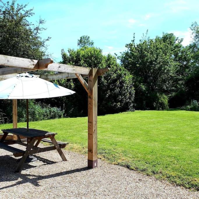 Host & Stay - Clara Cottage Bretforton Екстериор снимка